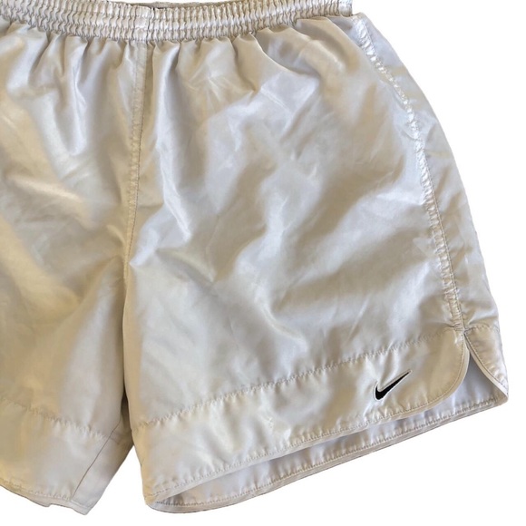 Vintage gray tag Nike white running shorts - Picture 3 of 4